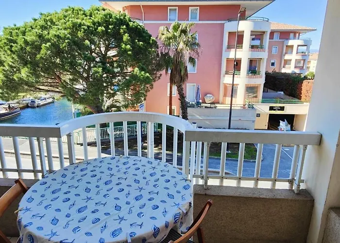 Love Nest With Balcony Close To The Sea