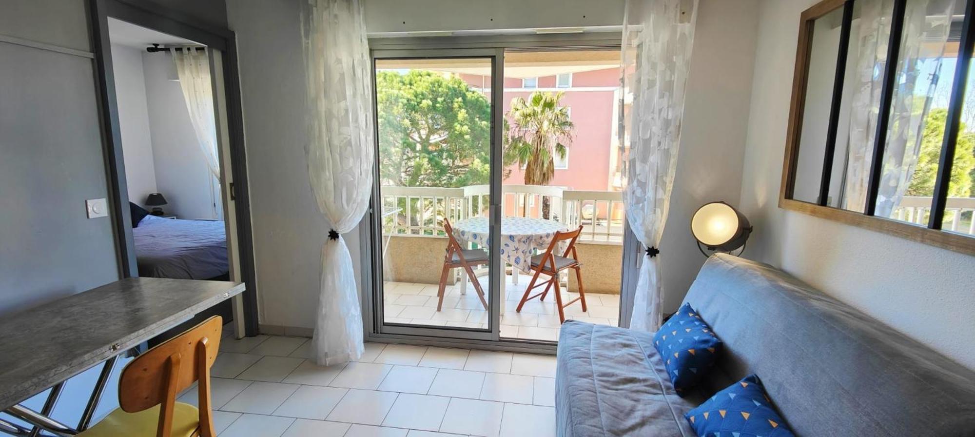 Nest With Balcony Close To The Sea *